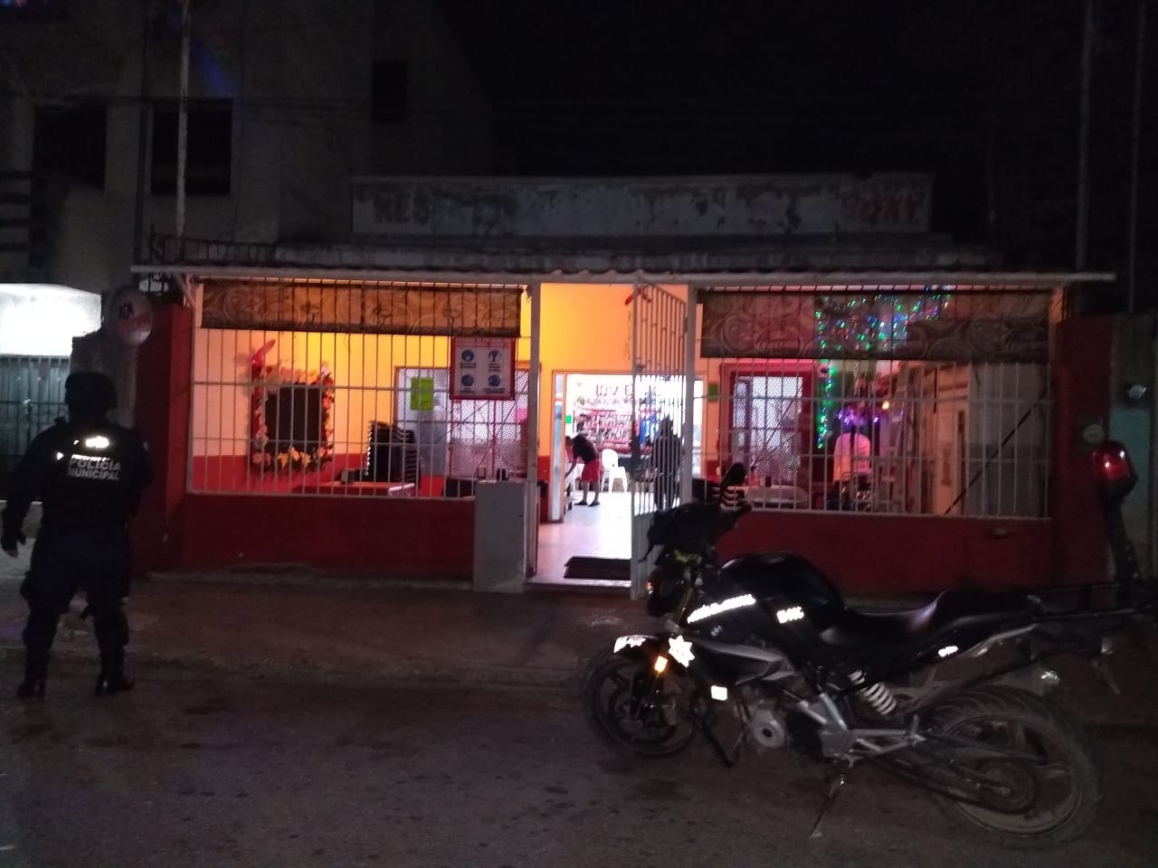 Reportan balacera al interior de un bar en Cancún