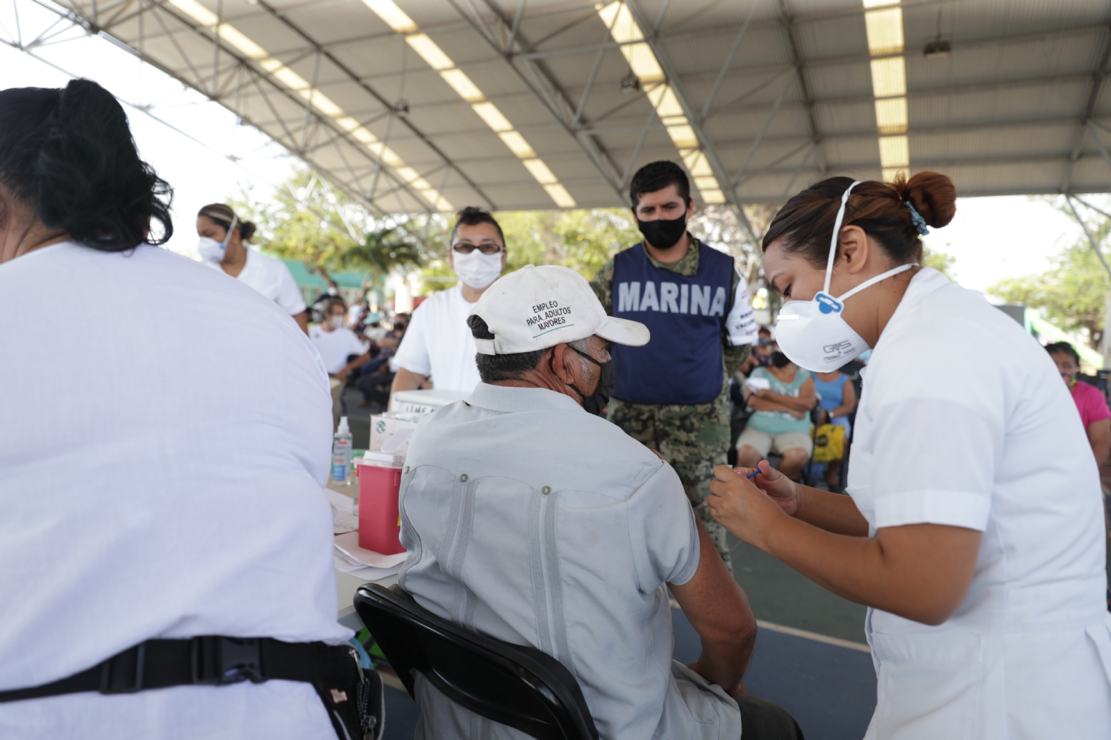 Módulos de vacunación para adultos mayores de 60 años en Cancún, disponibles hasta hoy a las 6 pm