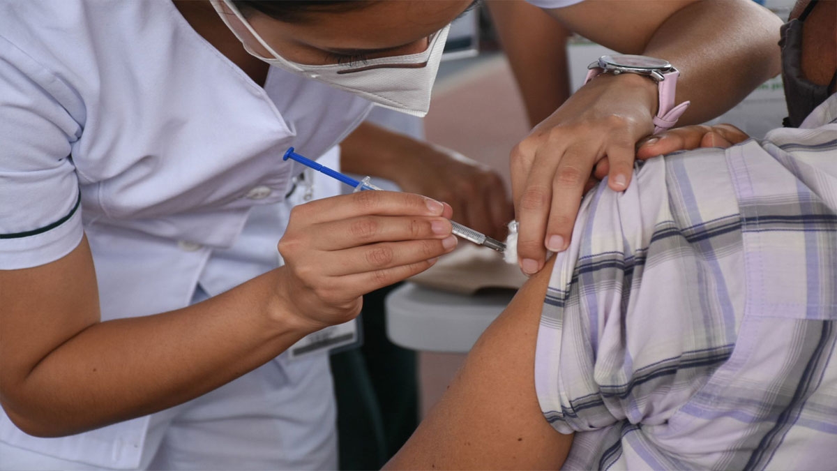 Anuncian vacunación de refuerzo para personas de 18 a 39 años en municipios de Yucatán