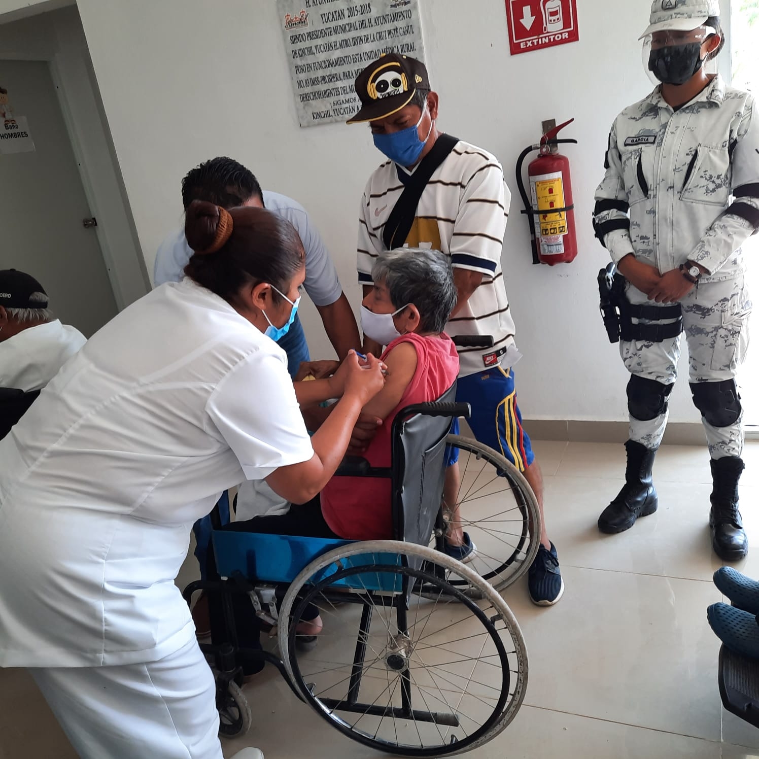 Inicia vacunación contra COVID-19 a abuelitos de Yucatán