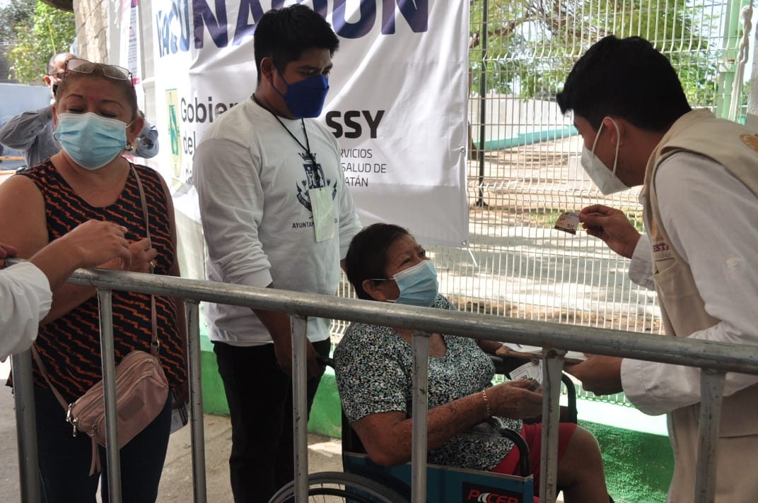Las cifras de nuevos contagios se han mantenido constantes debido a las personas ya vacunadas en Yucatán