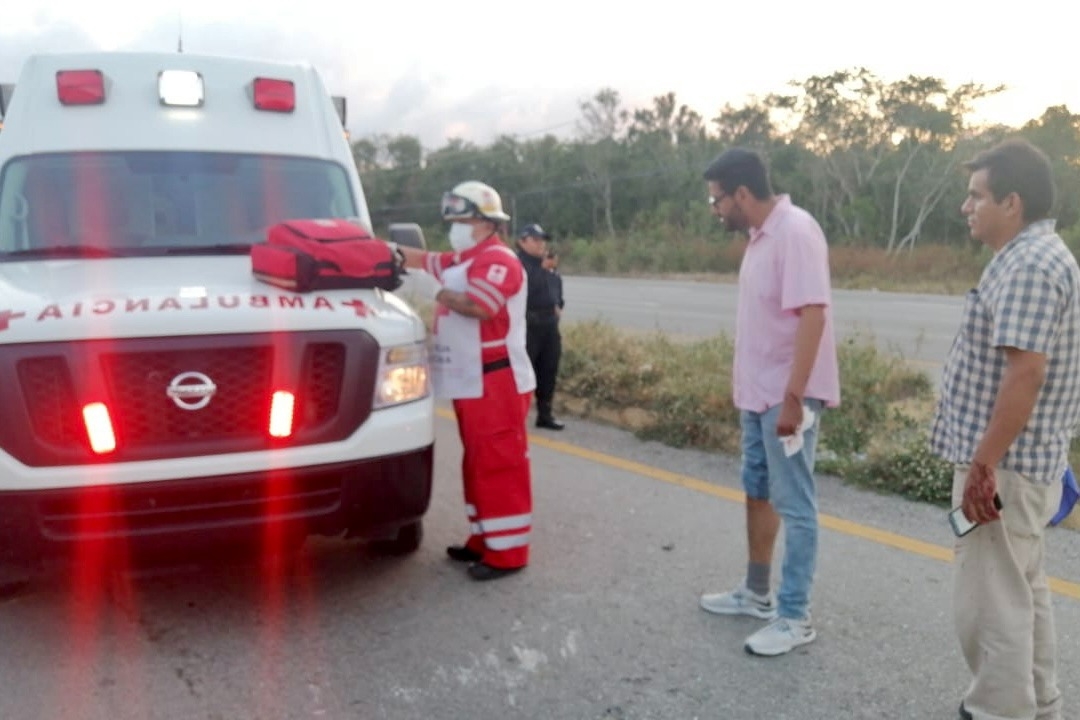 Choque vehicular en Playa del Carmen deja daños por más de 30 mil pesos