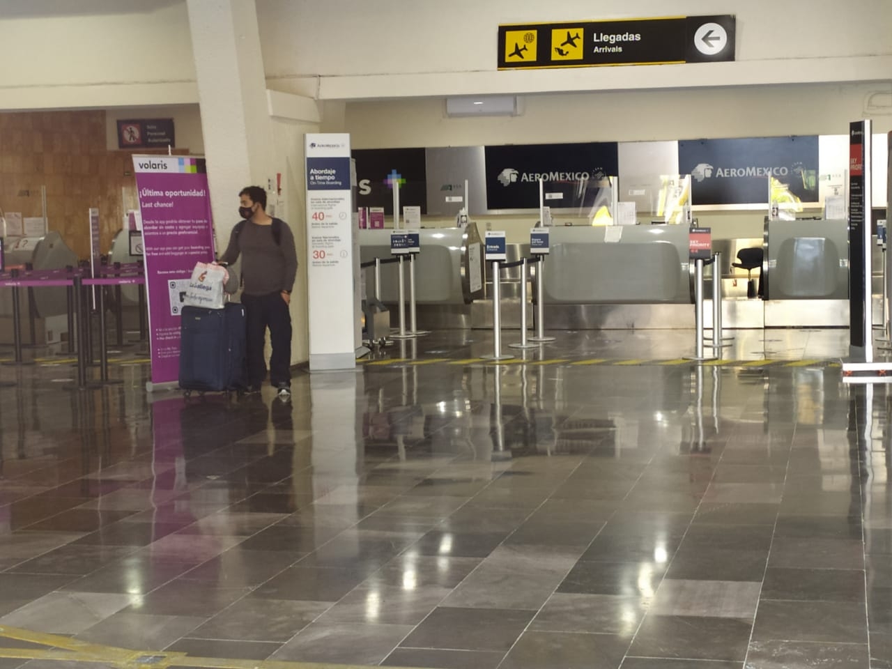 Aeropuerto de CDMX no cumple protocolos sanitarios, denuncian en Ciudad del Carmen