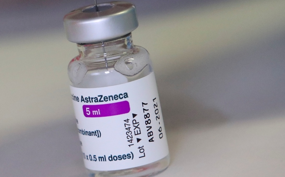 Unión Europea demanda a AstraZeneca por no entregar vacunas contra COVID-19