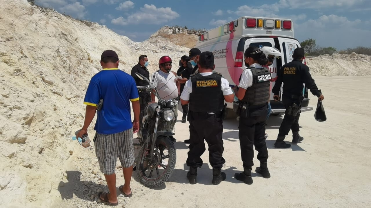 Agente de la Fiscalía se fractura el tobillo tras fuerte accidente en Campeche