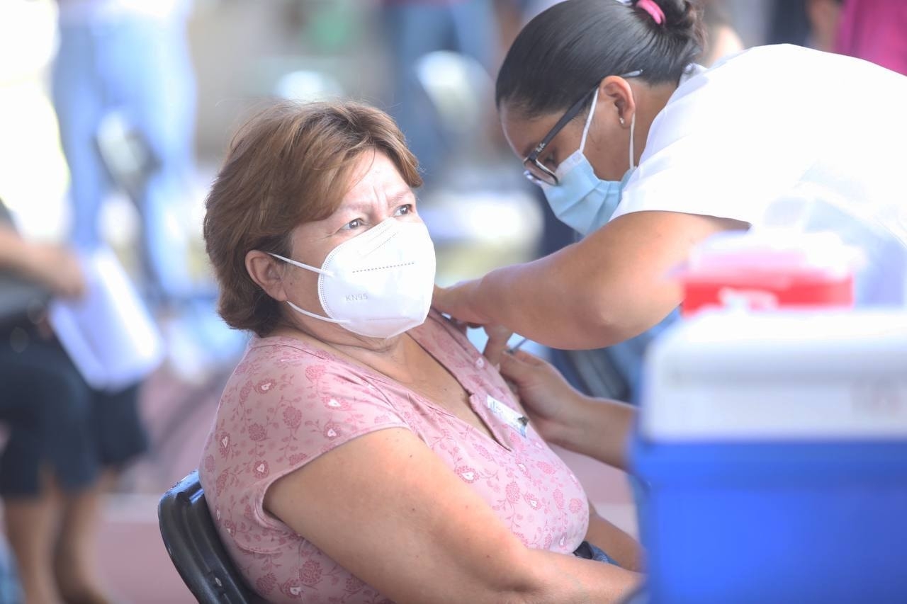 Por error, citan a personas de entre 50 a 59 a vacunación en Mérida
