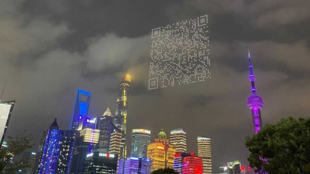 Realizan código QR de drones en el cielo en China