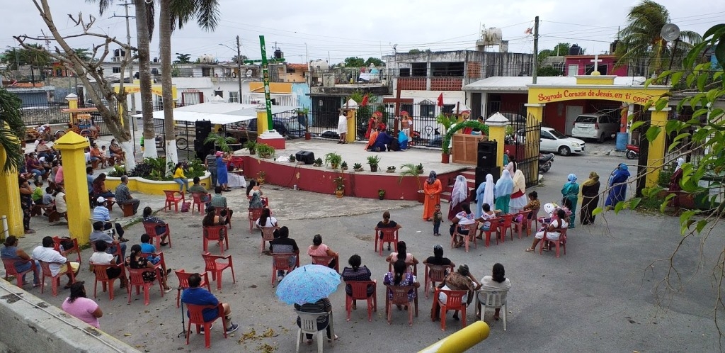 Viernes Santo: Cozumeleños acuden al Viacrucis cumpliendo los protocolos sanitarios