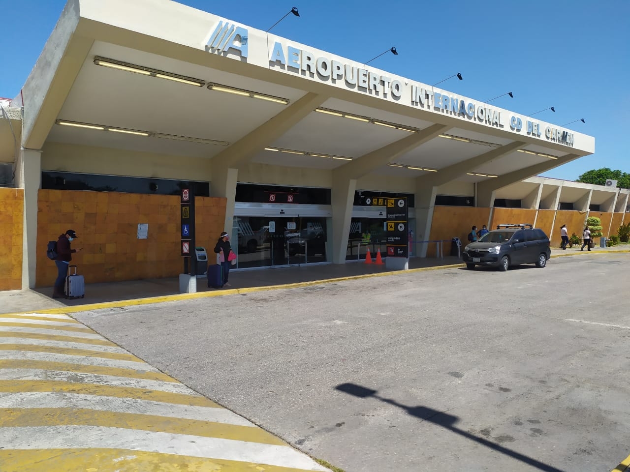 Disminuye hasta un 70% llegada de viajeros a Ciudad del Carmen