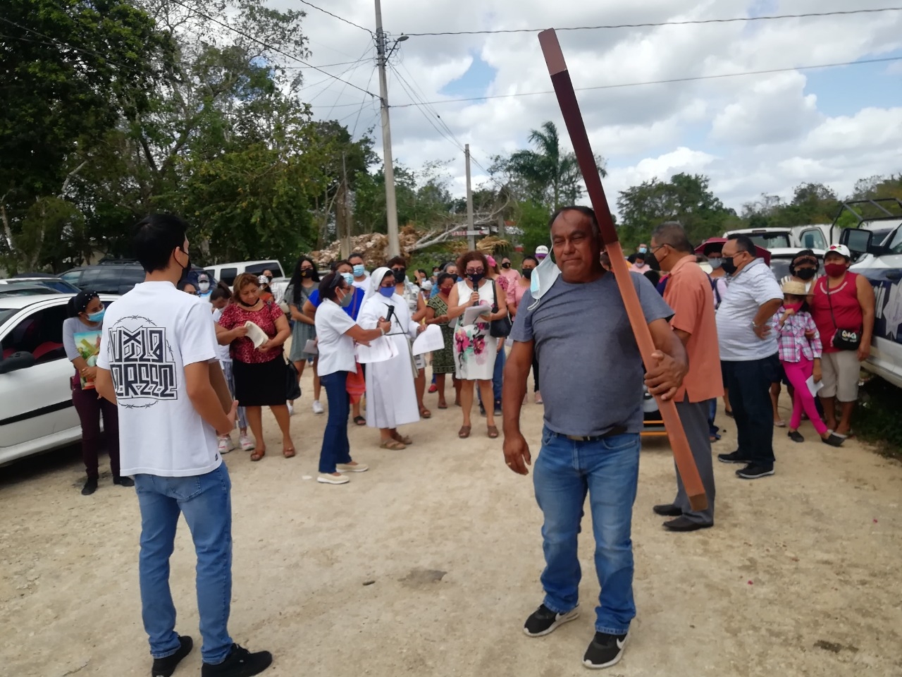 Viernes Santo 2021: Feligreses asisten a Viacrucis en calles de Felipe Carrillo Puerto