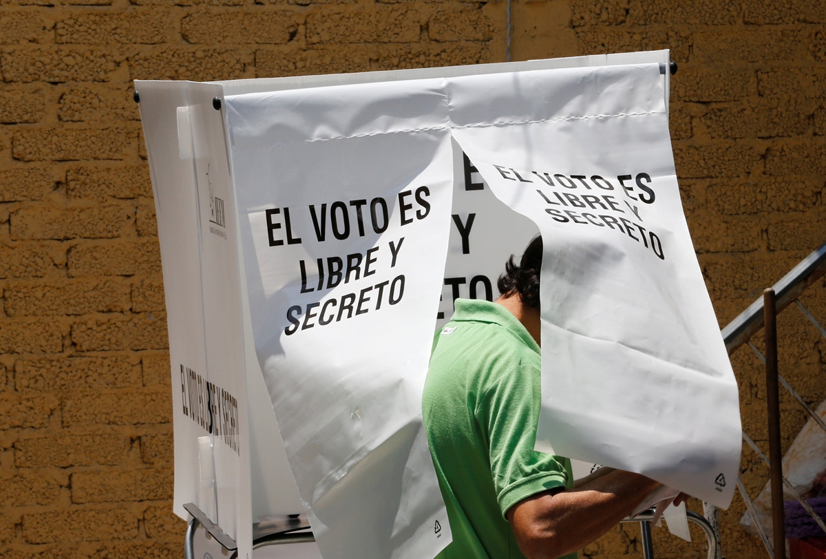 IEEC entrega urnas para elecciones de comisarías municipales en Campeche