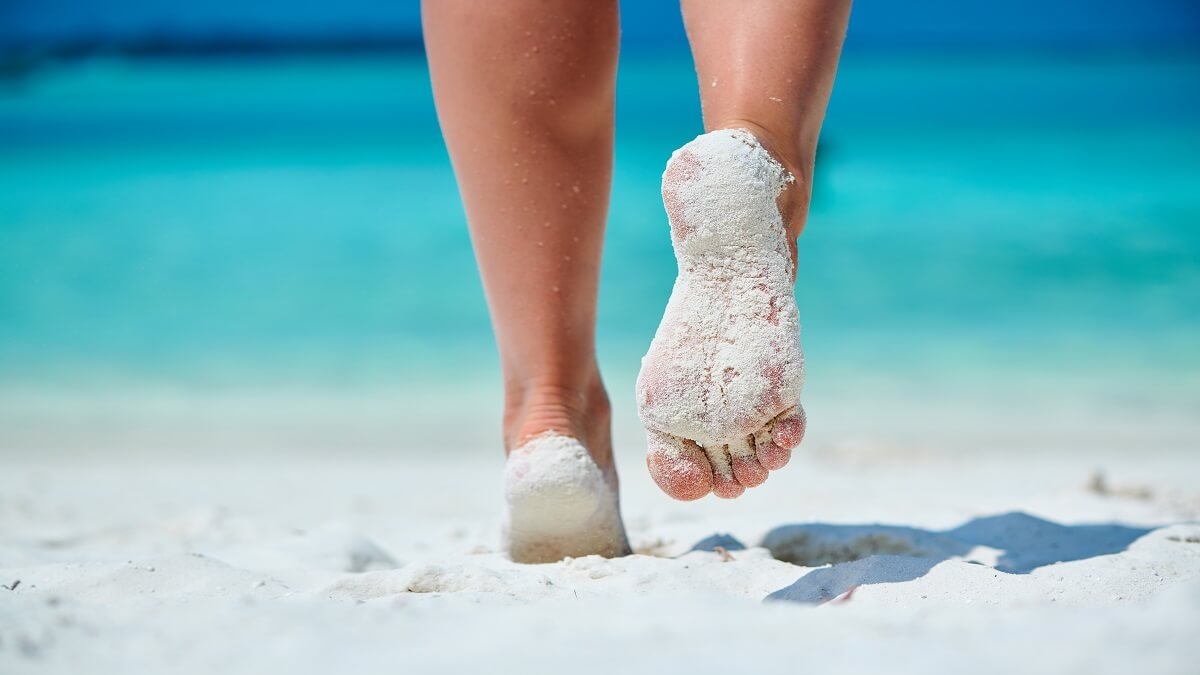Descubre por qué la arena blanca de Cancún no quema con el sol