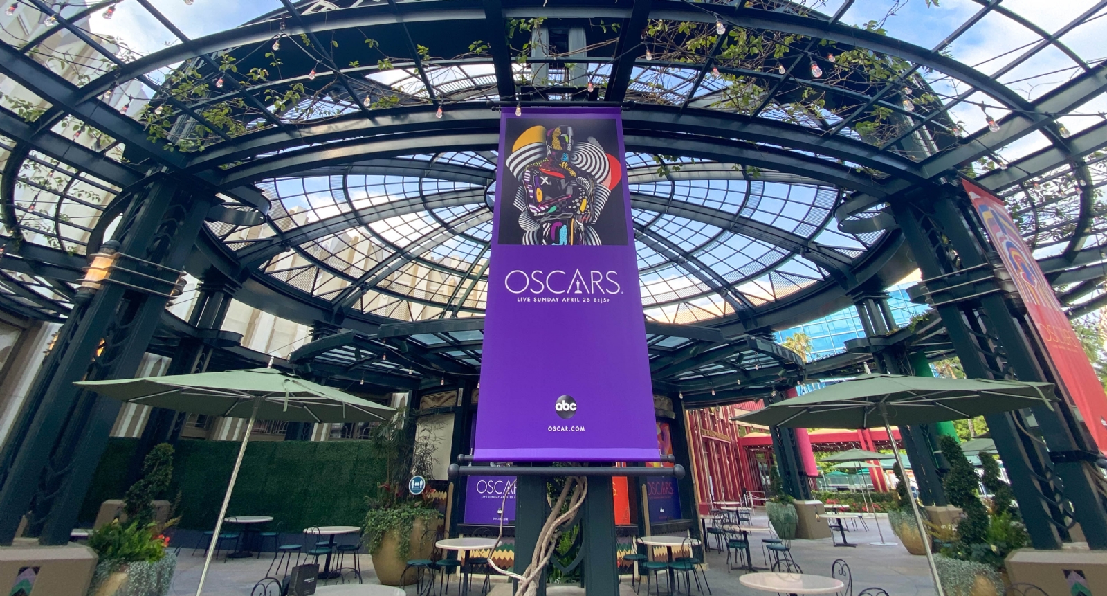 Los Premios Óscar 2021 están a cargo de  los productores del evento Jesse Collins, Stacy Sher y Steven Soderbergh.