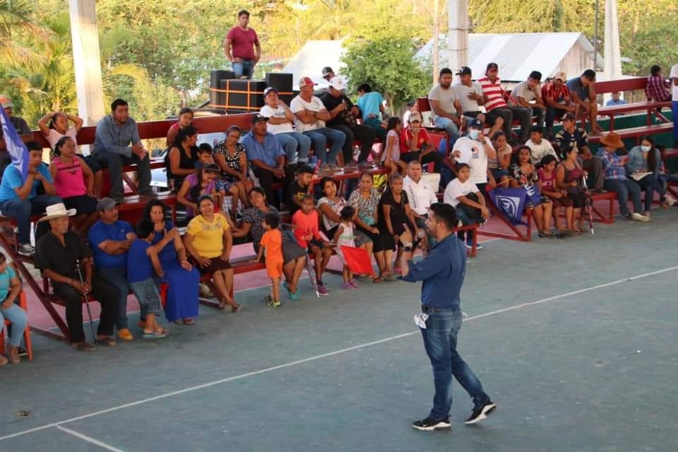 Exponen a niños en mítines durante elecciones en Campeche