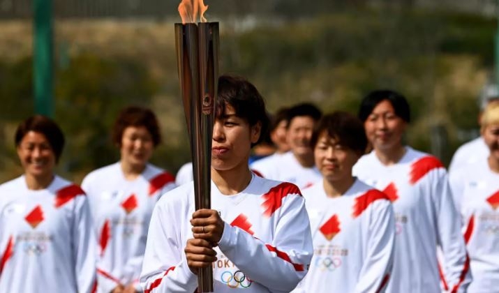 Reportan primer caso de COVID-19 en relevo de la antorcha olímpica en Japón
