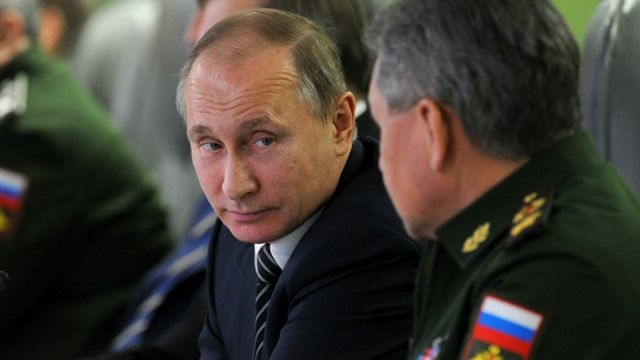 Vladimir Putin retira sus tropas cerca de la frontera con Ucrania