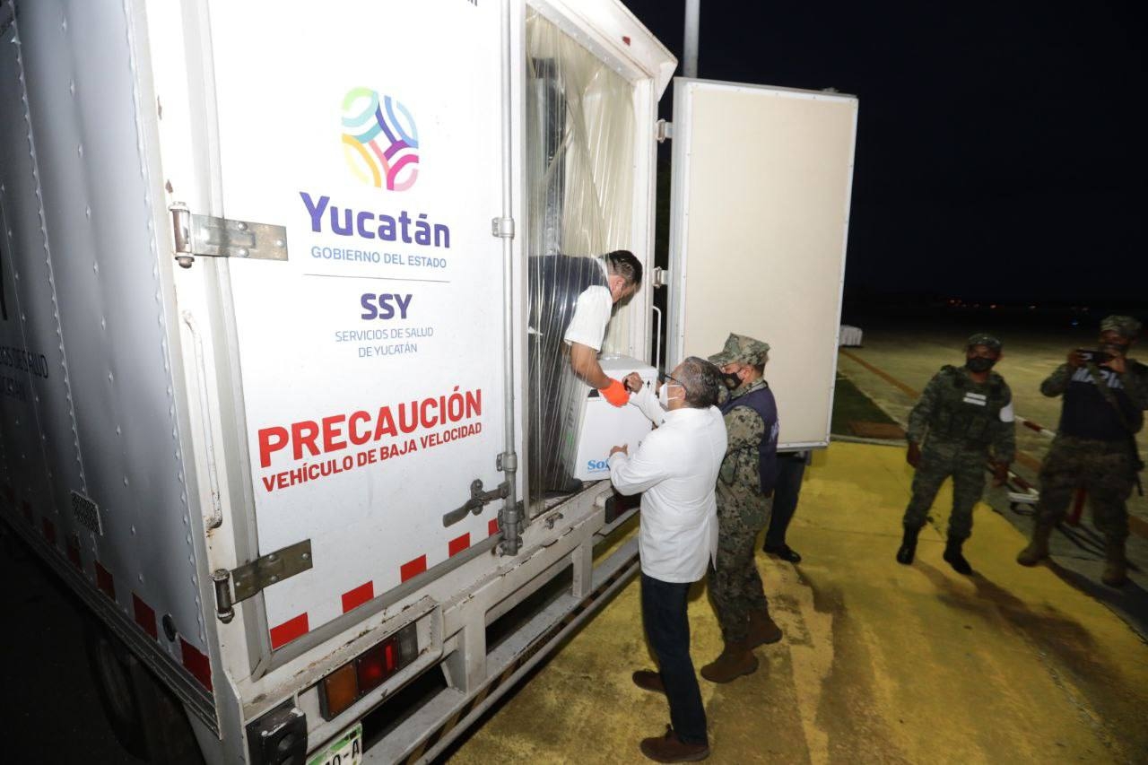 Llegan 50 mil 700 vacunas de Pfizer y AstraZeneca a Yucatán