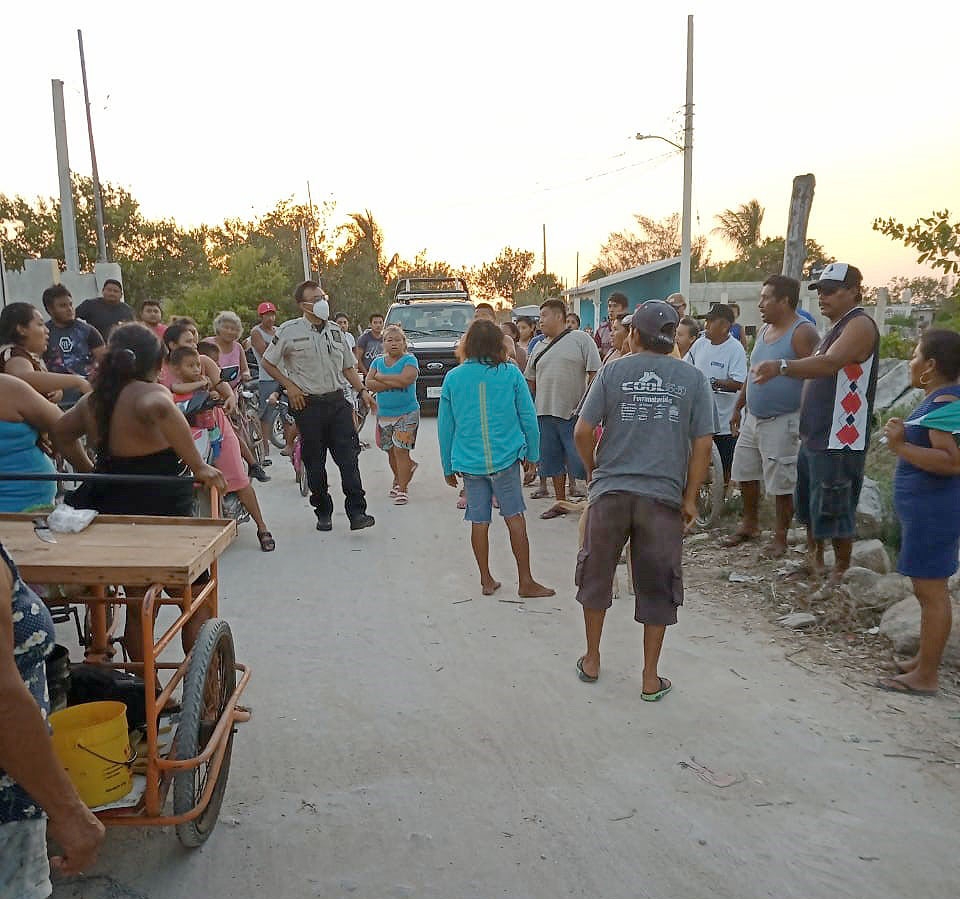 Protestan en 'Cartolandia' por instalación de drenajes en Celestún