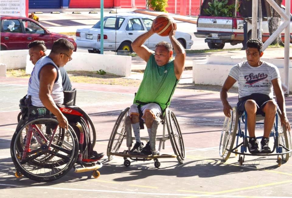 Pioneros de Chetumal tuvo un especial encuentro en el basquetbol sobre silla de ruedas