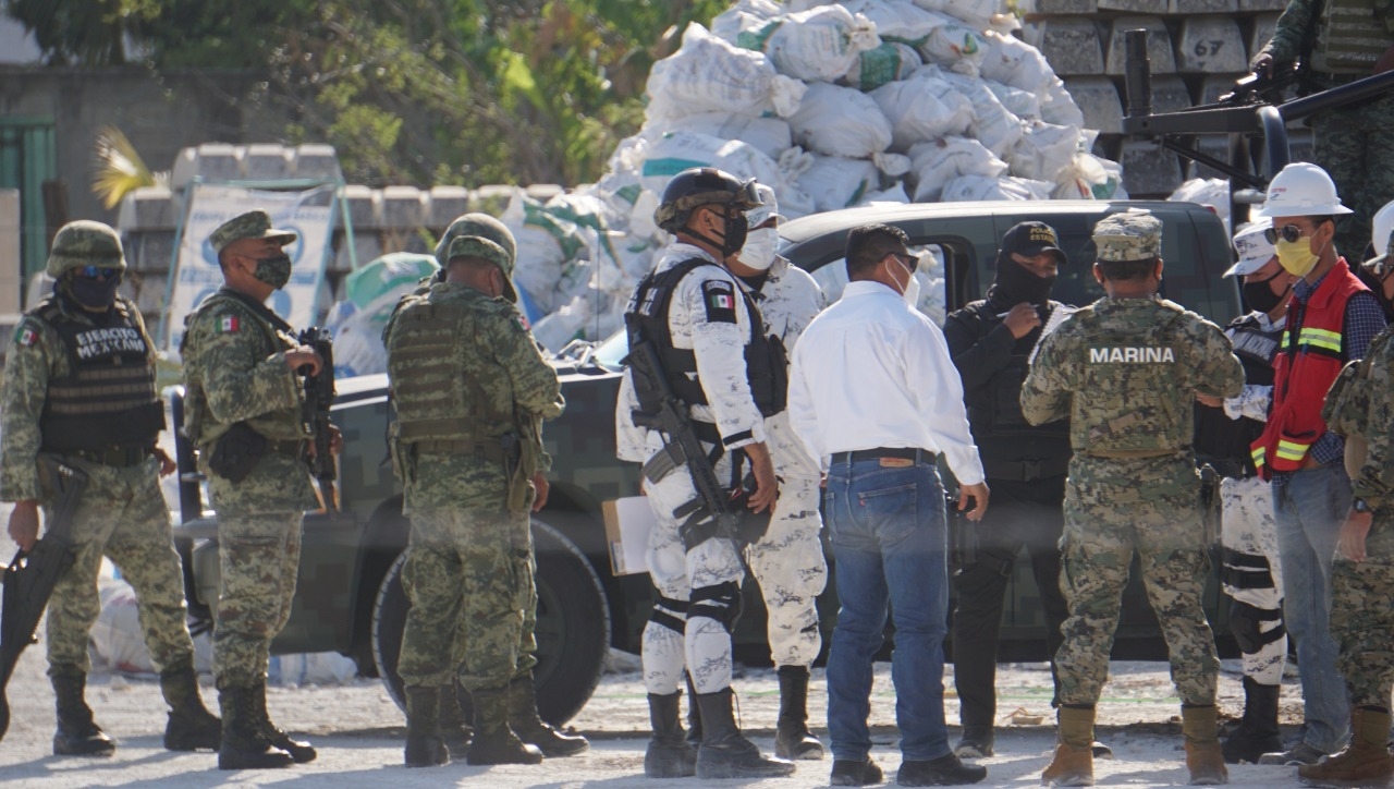 Militares catean bodegas con material para el Tren Maya en Campeche