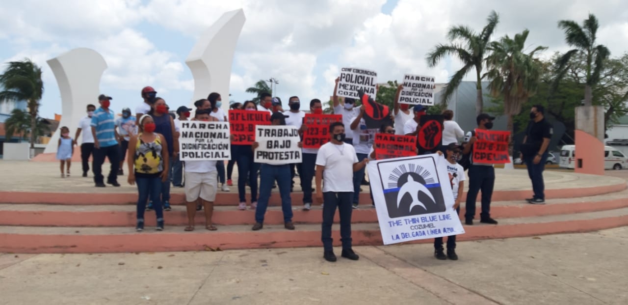 Policías de Cozumel se unen a marcha nacional para exigir trato digno