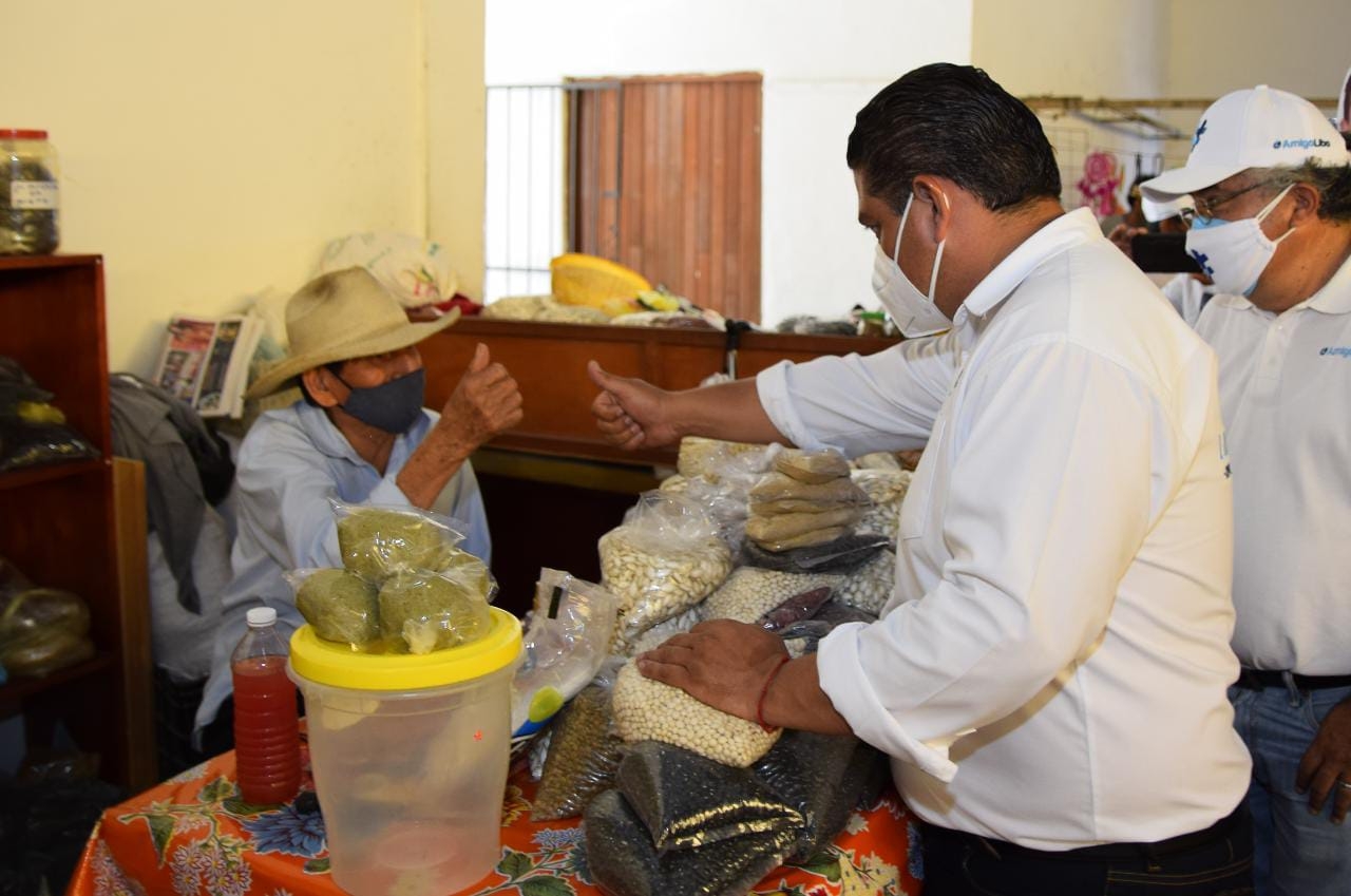 Elecciones Yucatán: Luis Fernández gestionará apoyos a locatarios por reubicación