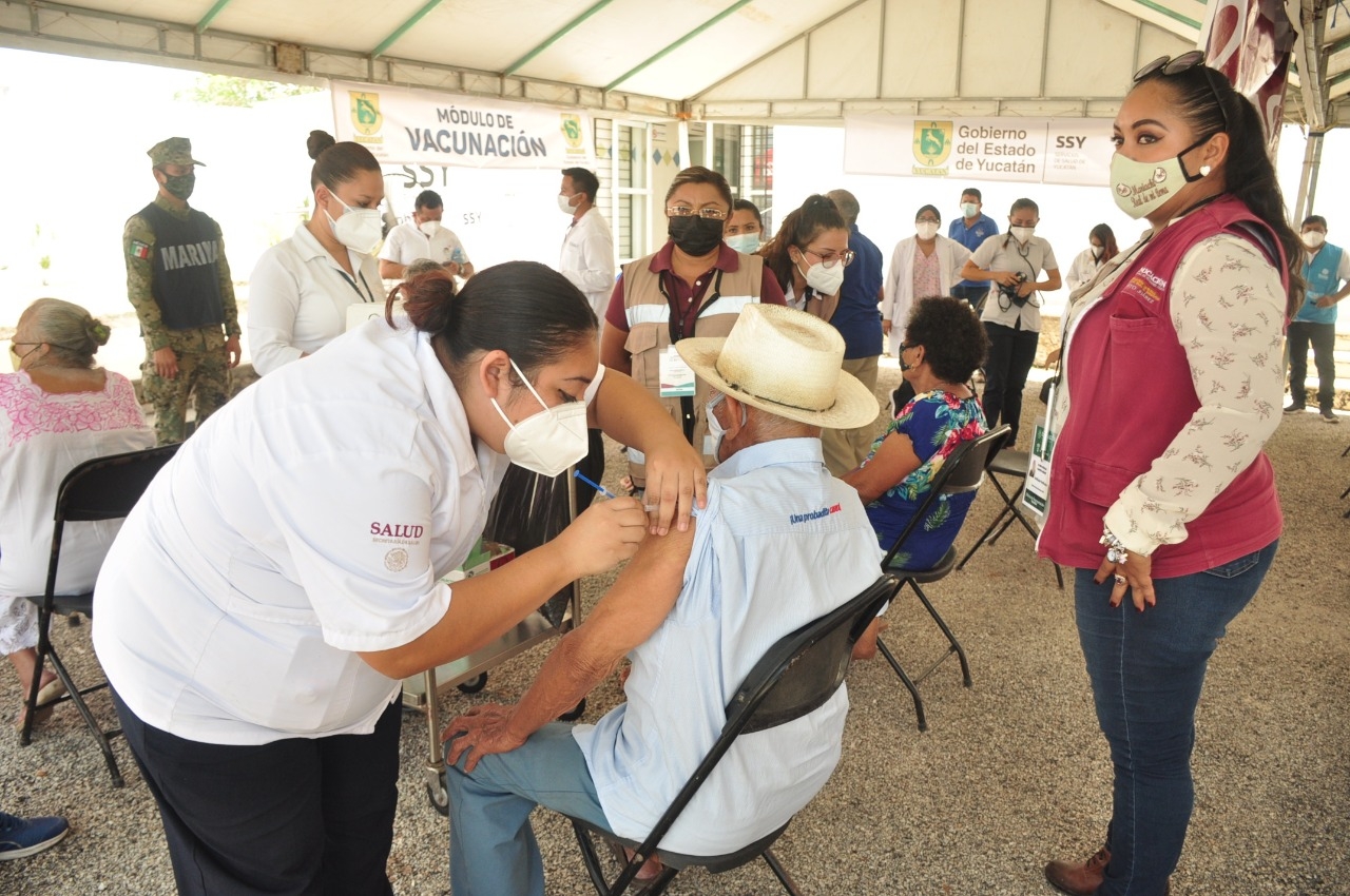 Mauricio Vila anuncia llegada de 50 mil vacunas para personal médico de Yucatán
