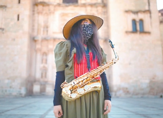 `Tengo miedo´: Maria Elena Ríos, saxofonista atacada con ácido en Oaxaca