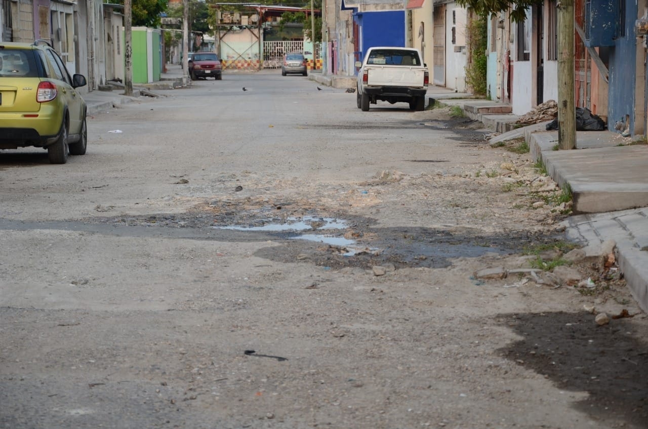 Denuncian a un hombre por robar rejillas metálicas de las alcantarillas en Mérida