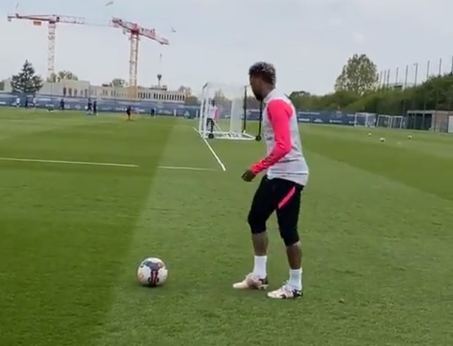 Neymar sorprende con increíble 'truco' durante entrenamiento con PSG: VIDEO