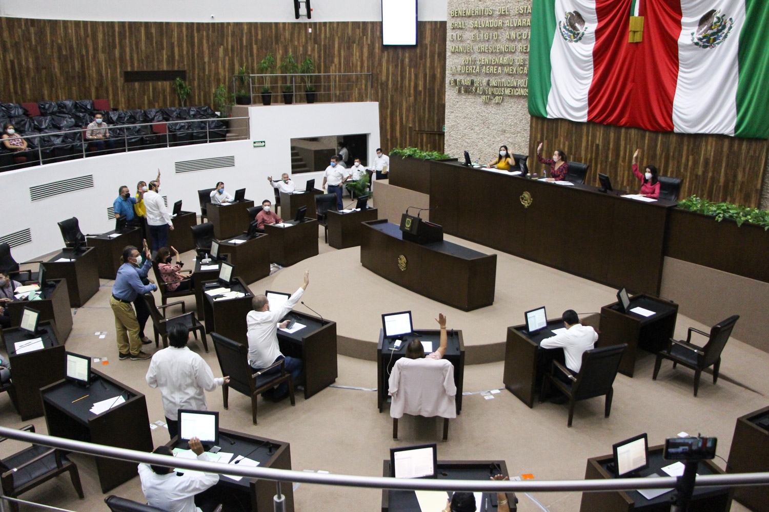 Líderes de partidos se posicionan para ser diputados plurinominales en Yucatán