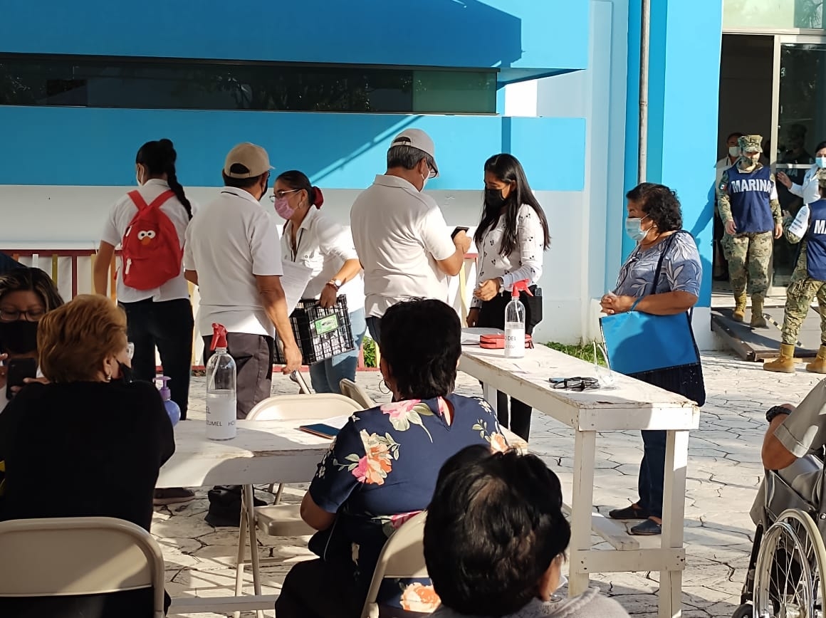 Esperan vacunar a tres mil 300 adultos mayores contra el COVID-19 en Cozumel