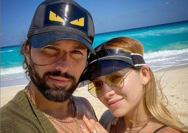 Poncho De Nigris pasó un fin de semana con su esposa en las playas de Cancún
