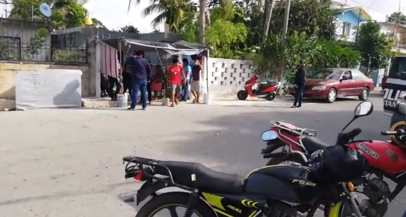 Muere un hombre al caer de un techo en la Región 102 de Cancún: VIDEO