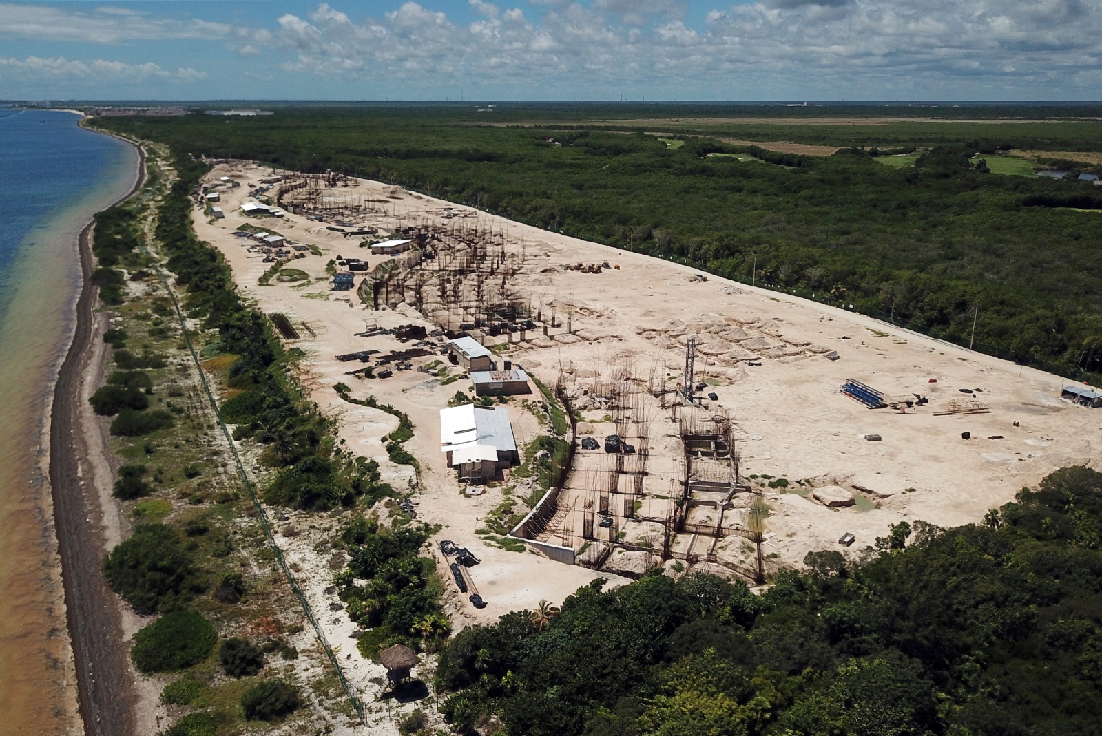Semarnat 'frena' construcción de combo hotelero de Palace Resorts en Cancún