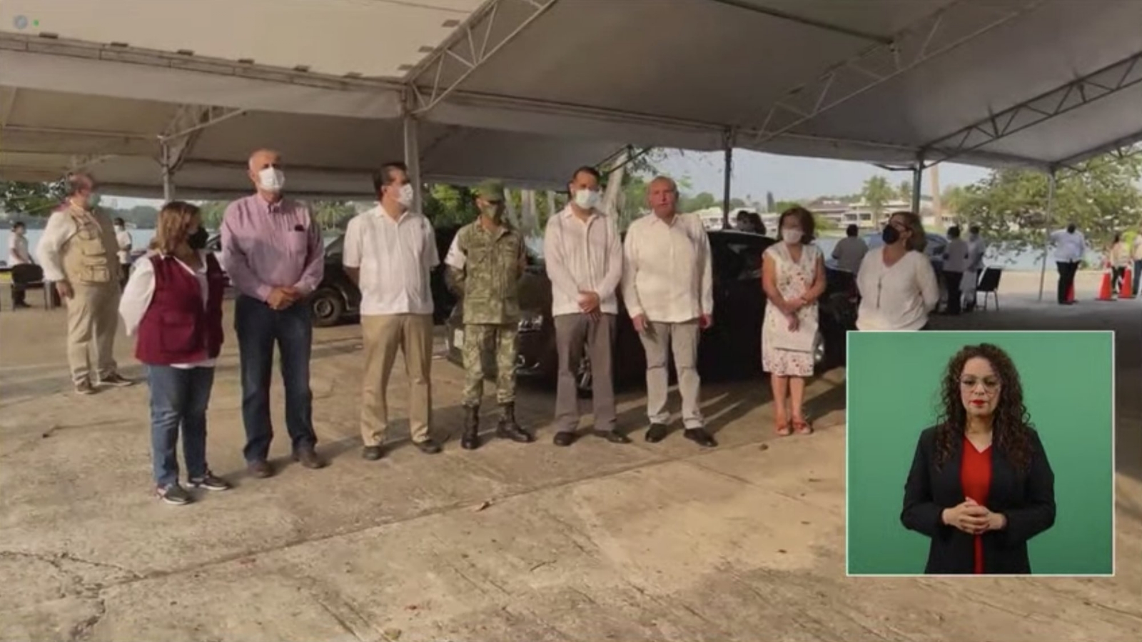 Inicia vacunación de maestros en Sinaloa y Tabasco