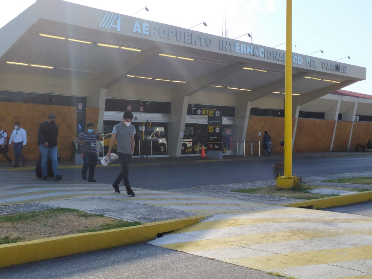 Ciudad del Carmen: Pasajero del aeropuerto gasta más de 300 pesos en artículos anticovid