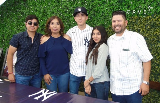 Yankees de Nueva York fichan a joven promesa de los Leones de Yucatán