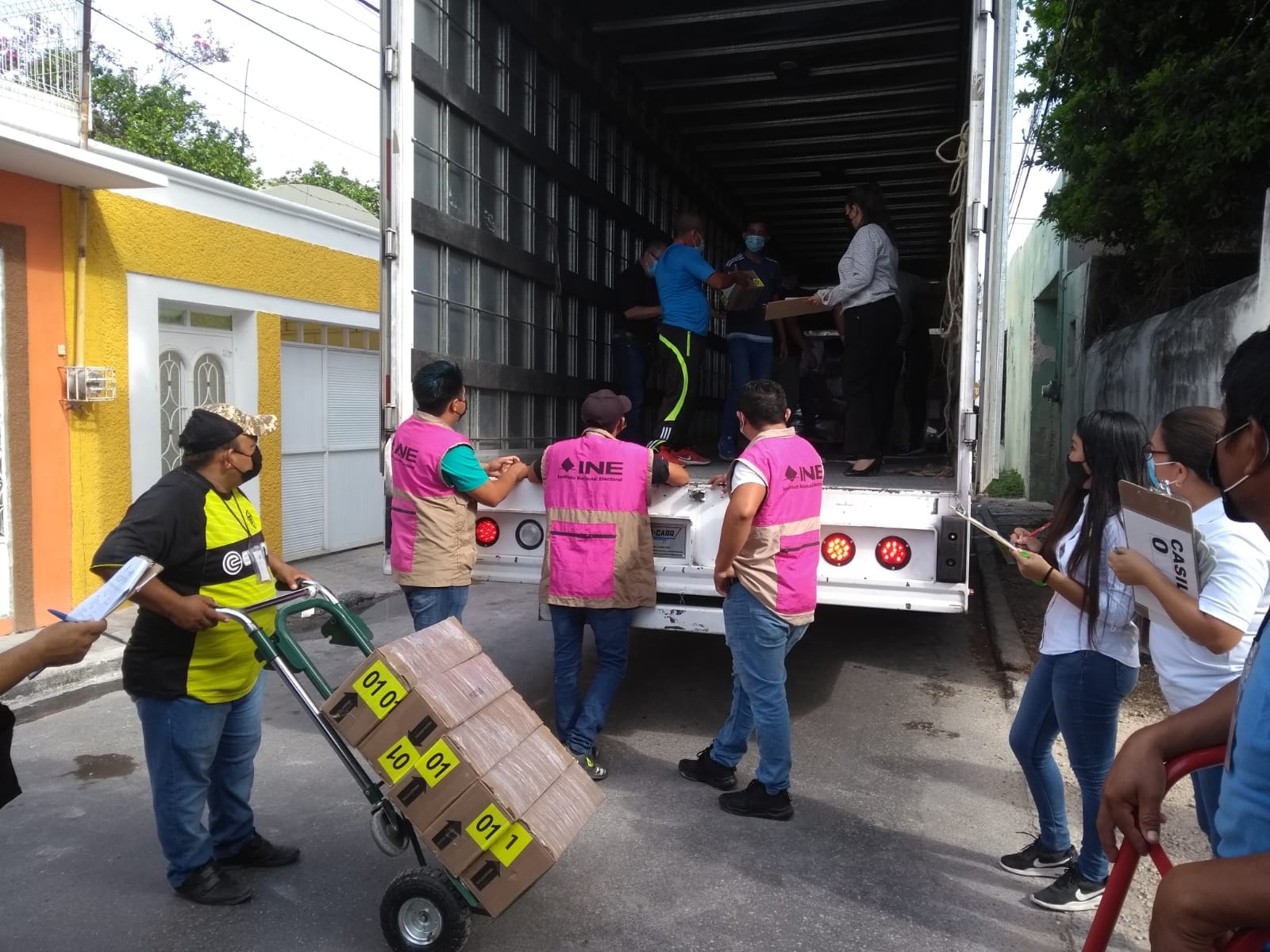 Elecciones en Campeche: INE recibe boletas electorales para diputados federales