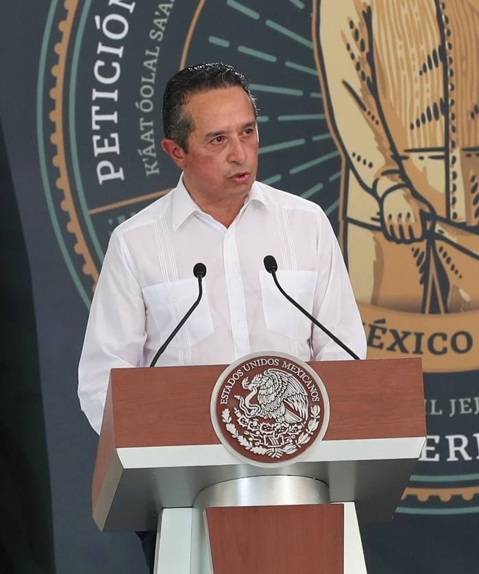 Carlos Joaquín 'presume' récord de vuelos, pero olvida control del COVID en Quintana Roo