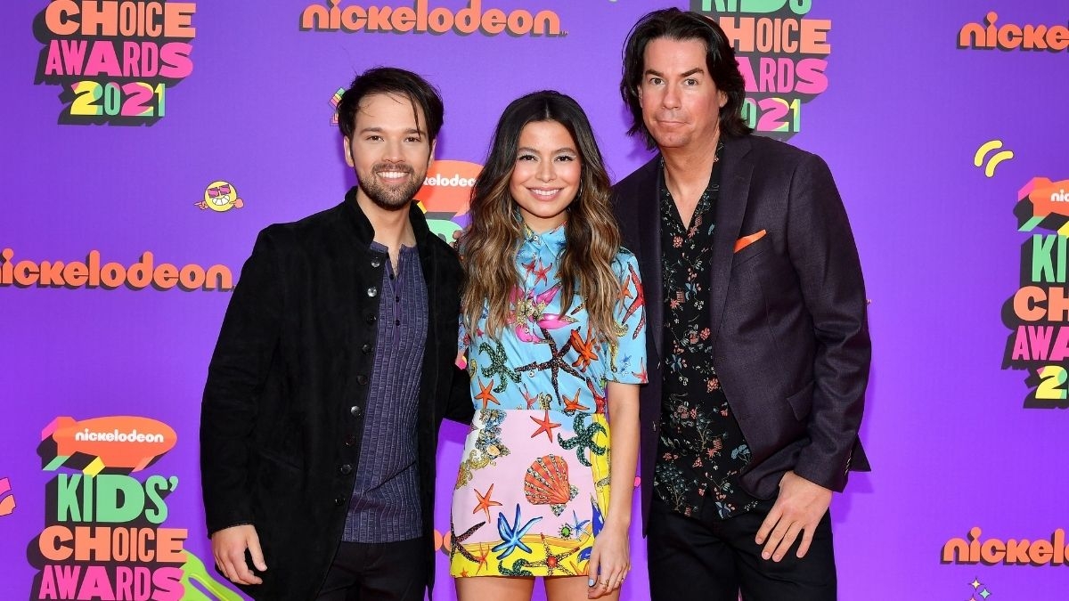 Miranda Cosgrove anuncia el estreno de iCarly en el festejo de su cumpleaños