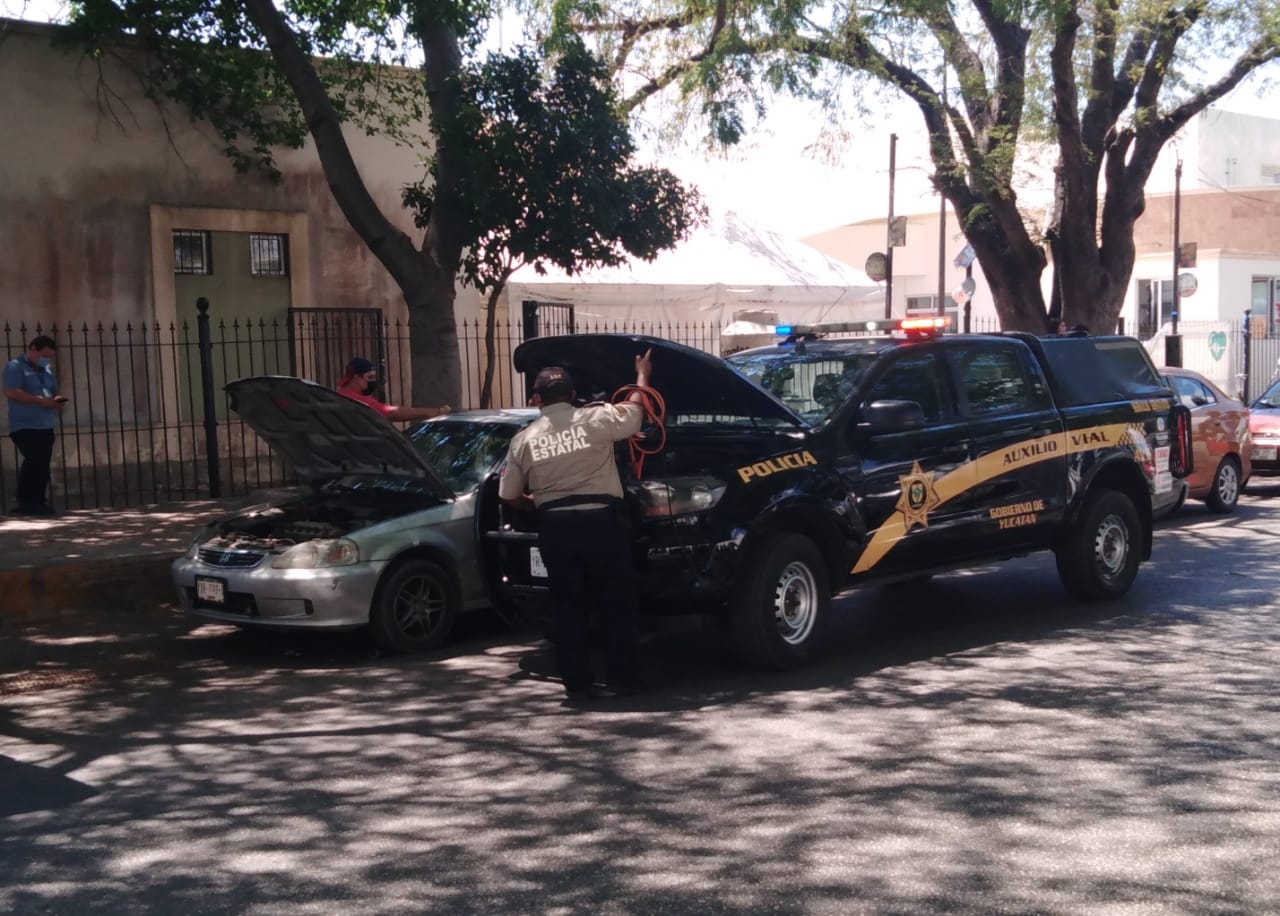 Falla mecánica provoca choque en la avenida Itzales en Mérida