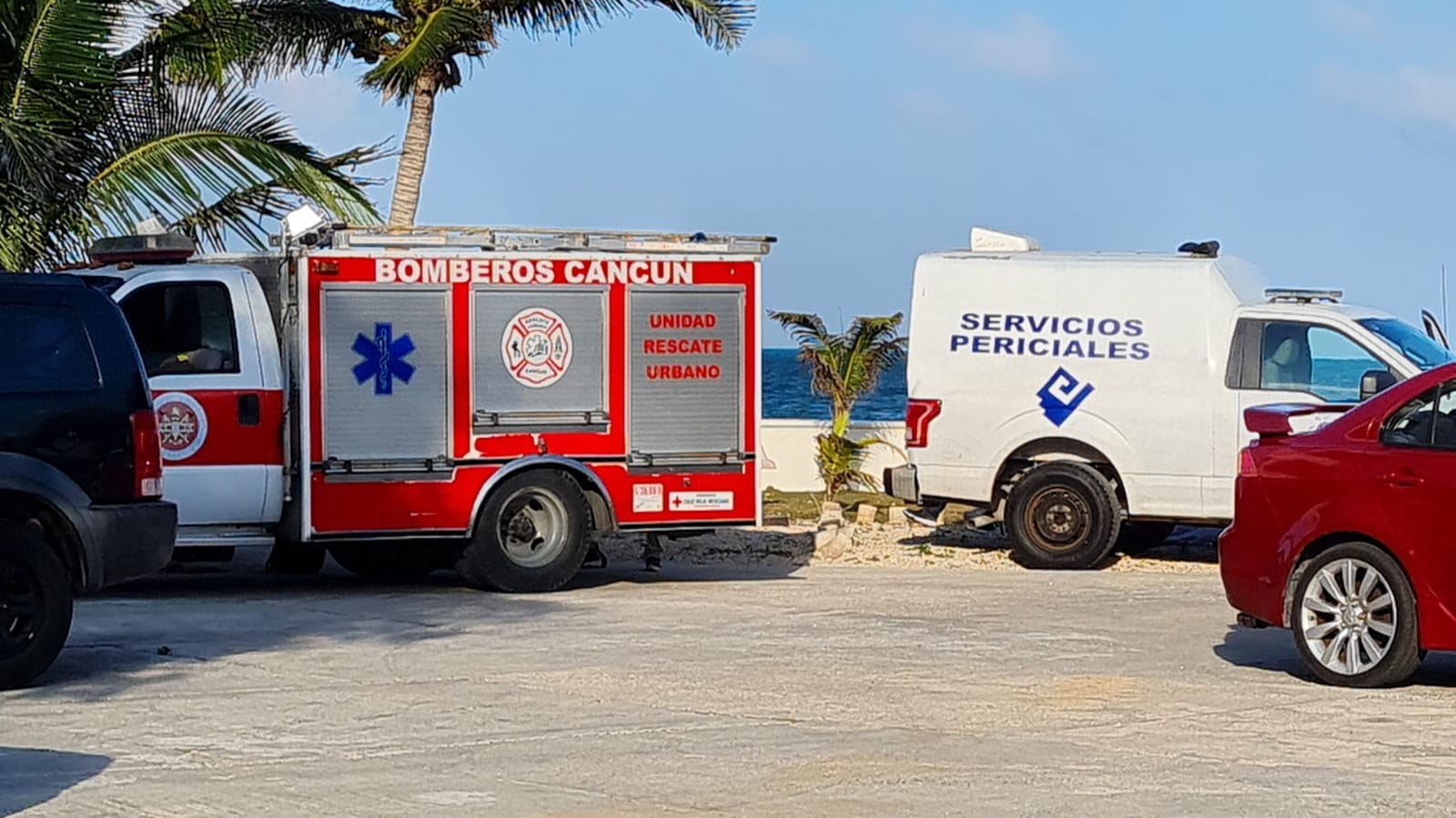 Encuentran cuerpo flotando en playa del niño en Cancún