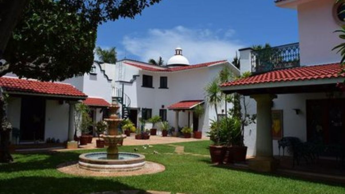 Ponen en venta la mansión en Quintana Roo donde Chespirito pasó sus últimos días