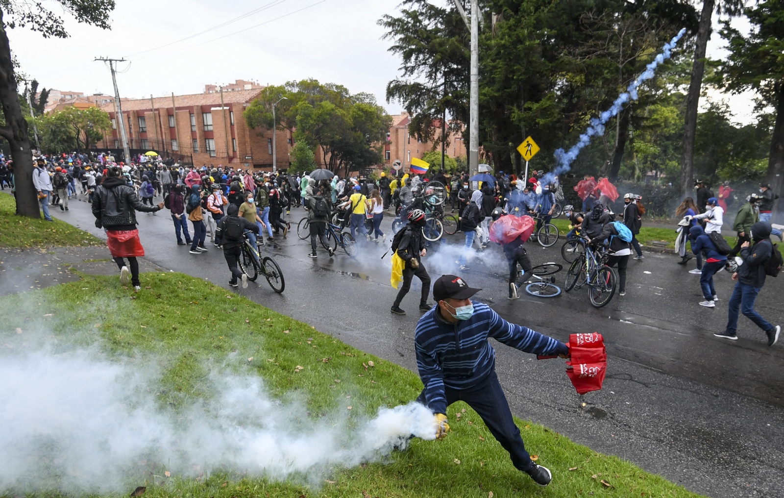 Duque retira reforma tributaria que provocó masivas protestas en Colombia