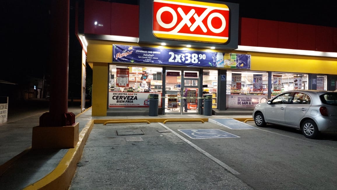 Asaltan un OXXO en la colonia Justo Sierra en Ciudad del Carmen