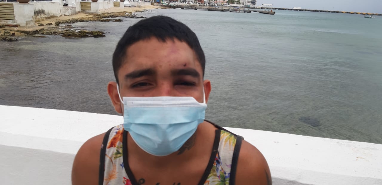 Denuncian a comandante de Policía de torturar a un joven en Cozumel