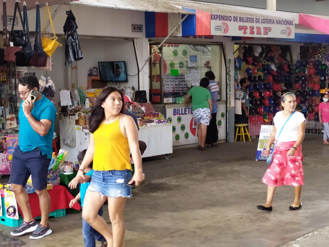 Locatarios del mercado de Ciudad del Carmen exigen se respeten medidas de protección