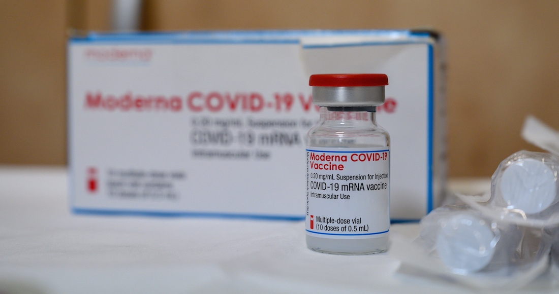 Moderna confirma eficacia y seguridad de su vacuna contra COVID-19 en adolescentes