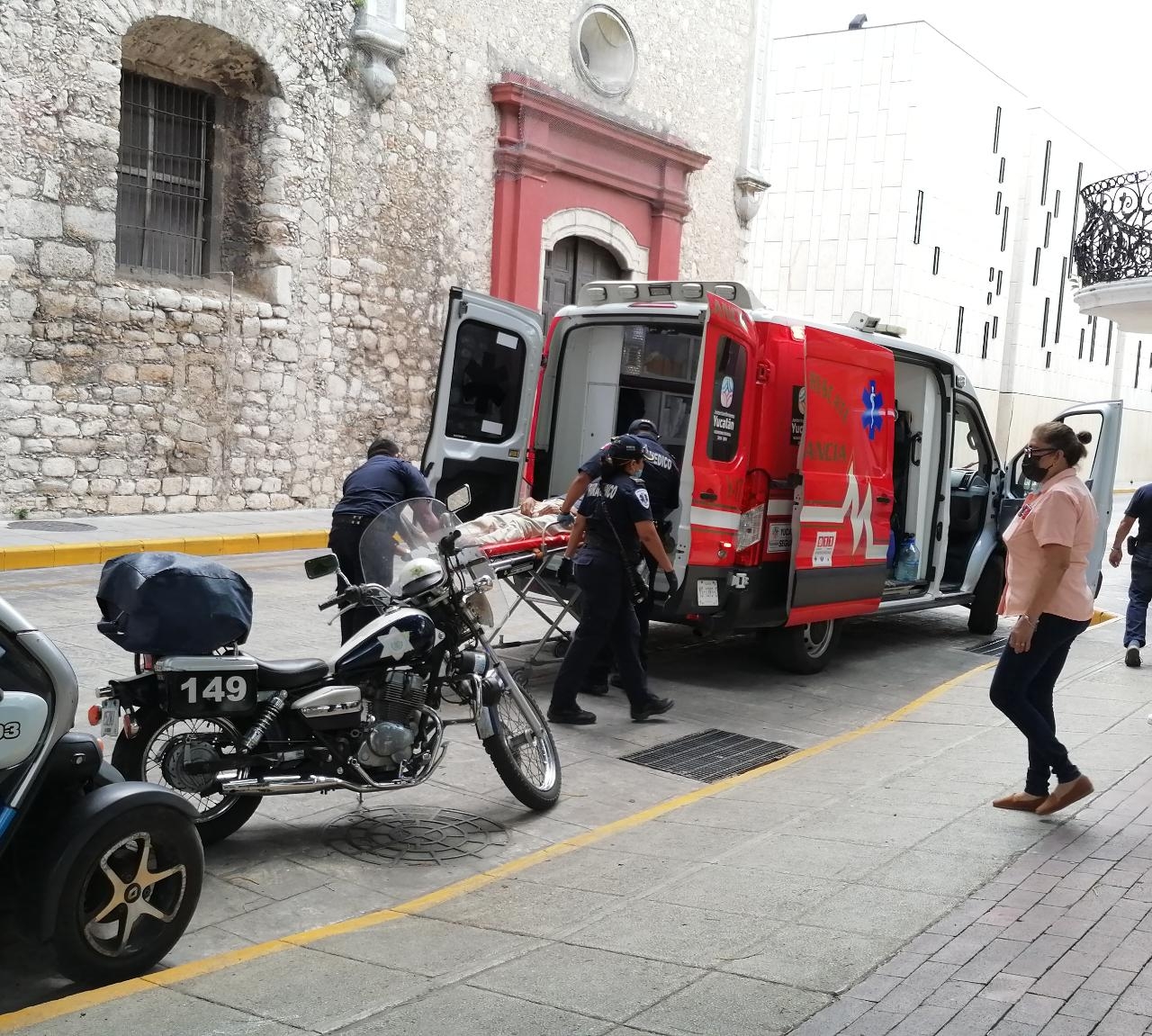 Turista se desmaya en Centro Histórico de Mérida